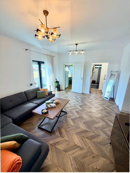 Apartament cu 2 camere semidecomandat, mobilat în Chișoda