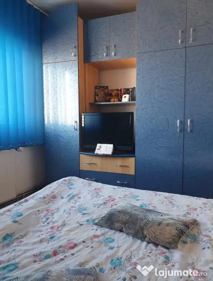 Apartament cu 3 camere decomandat, mobilat în Astra