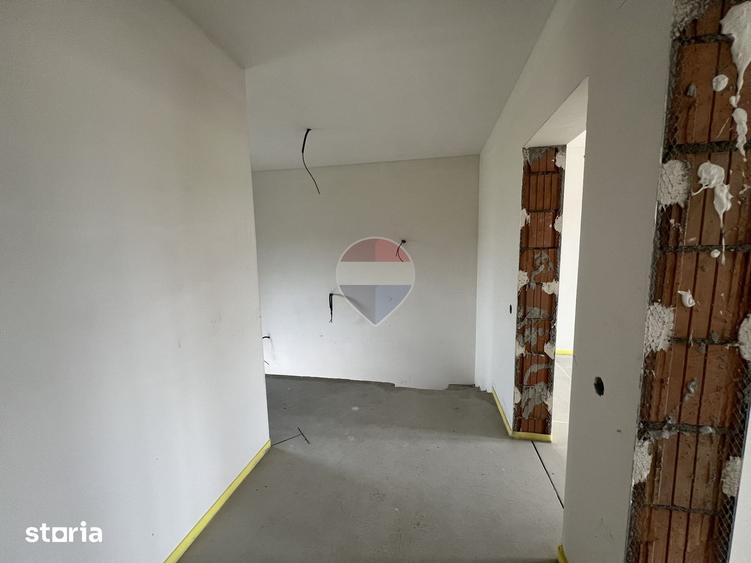 Casă cu 4 camere cu Teren 600 Mp în Țiglari
