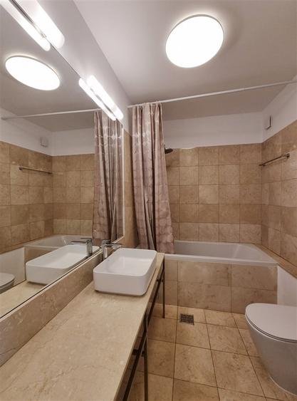 Apartament cu 4 camere decomandat în Floreasca