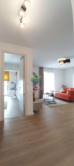Apartament cu 3 camere semidecomandat în P-ta Presei Libere