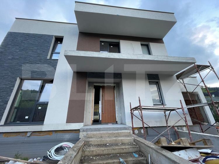 Casă individuală cu 5 camere cu Canalizare în Mănăștur