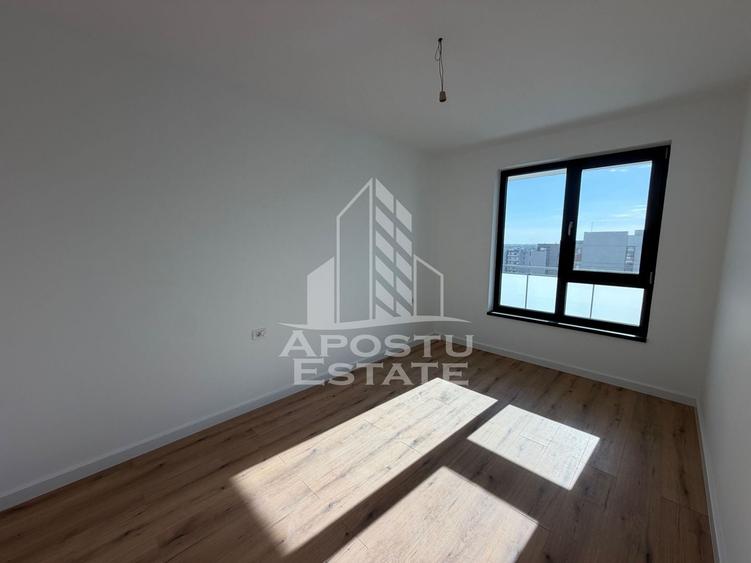 Apartament cu 3 camere semidecomandat în Torontalului