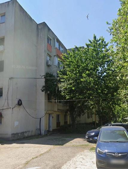 Apartament cu 4 camere decomandat în Inel II