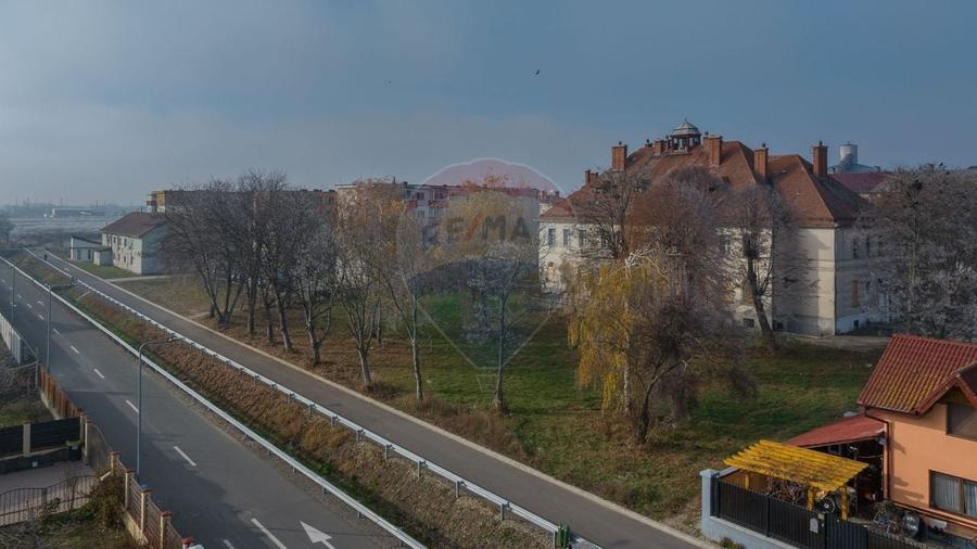 Casă cu 16 camere cu Teren 5861 Mp în Bod