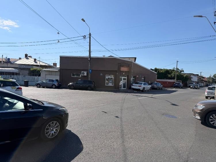 Spațiu comercial, de 400 mp, în Central