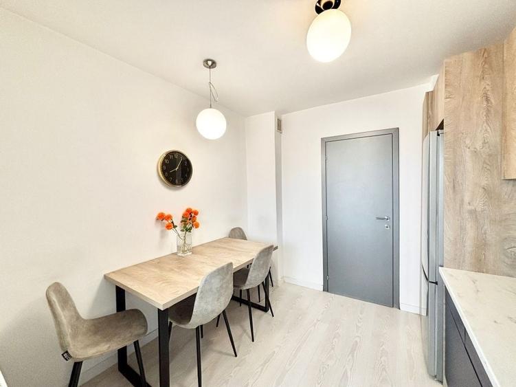 Apartament cu 3 camere decomandat în Circumvalațiunii