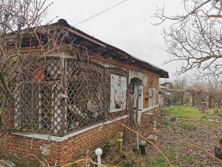 Casă cu Teren 1200 Mp în Gratia