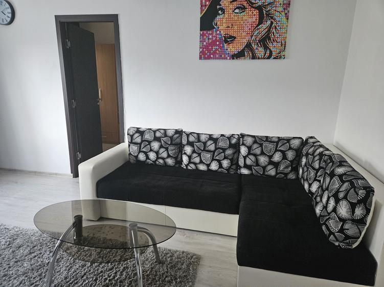 Apartament cu 2 camere semidecomandat în Micro 11