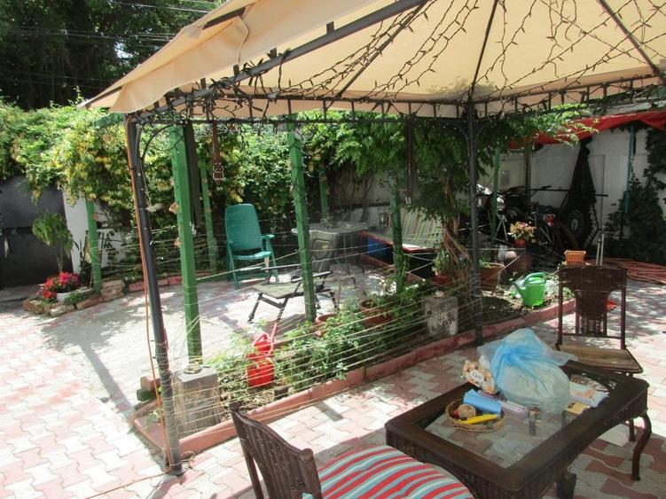 Casă cu 5 camere cu Teren 400 Mp în Cotroceni