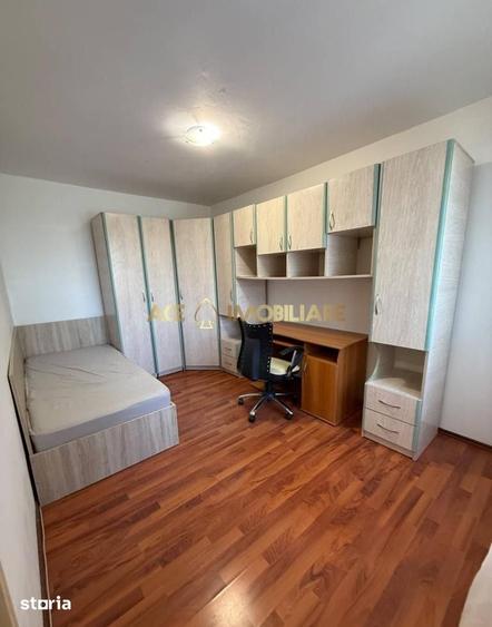 Apartament cu 3 camere în Drumul Taberei
