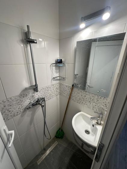 Garsonieră decomandată în P-ța Romană