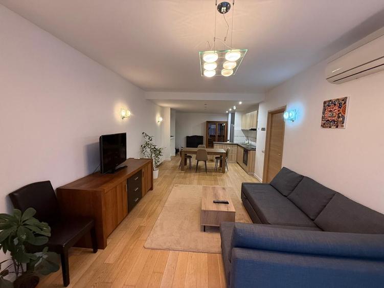 Apartament cu 2 camere semidecomandat, mobilat în Sisești