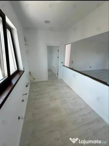 Casă cu 4 camere în Vidra