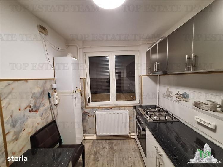 Apartament cu 2 camere semidecomandat în Independenței