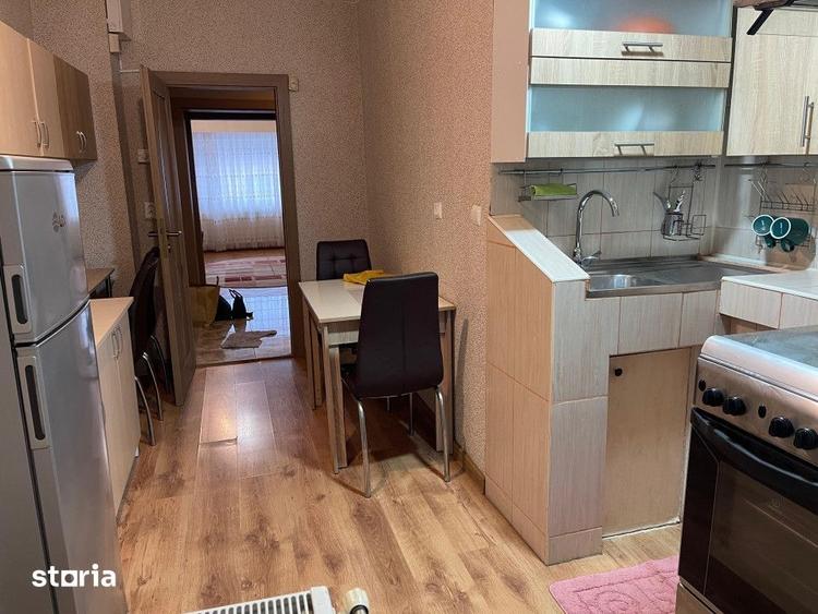 Apartament cu 3 camere decomandat, mobilat în Delfinariu