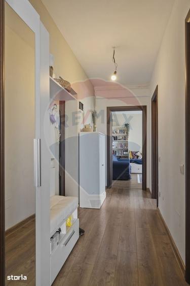 Apartament cu 2 camere decomandat în Roșu