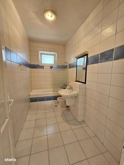 Casă cu 4 camere decomandat în Ghiroda