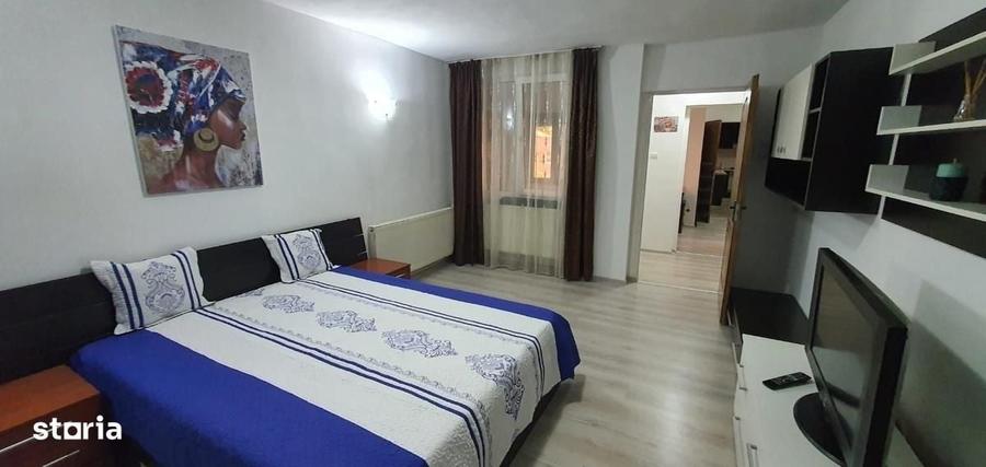 Apartament cu 2 camere semidecomandat în Tei
