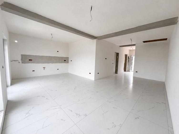 Duplex cu 3 camere cu Canalizare în Moșnița Nouă