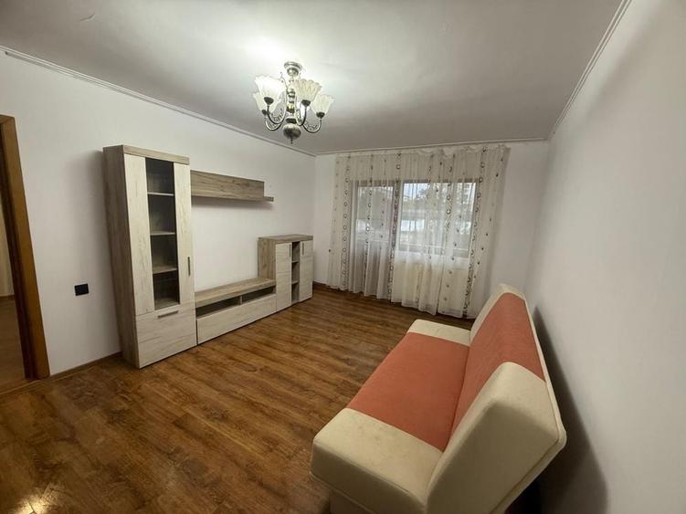 Apartament cu 3 camere decomandat în Dorobanți 1