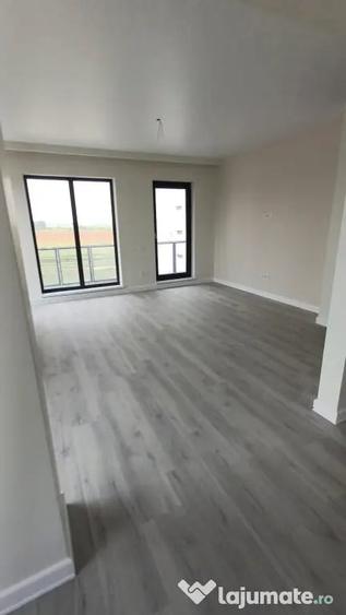 Apartament cu 2 camere decomandat în Tomis Plus