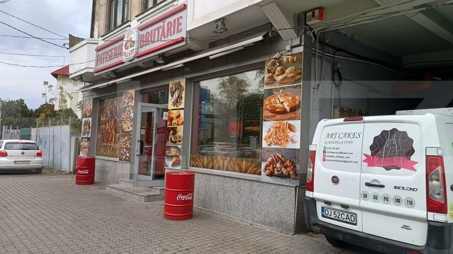 Casă individuală cu 5 camere cu Canalizare în Central