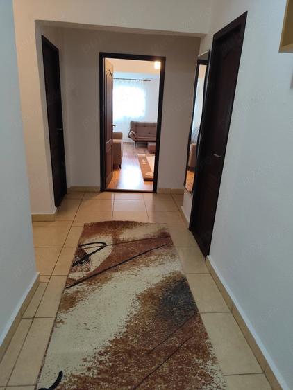 Apartament cu 3 camere decomandat în Faleza Nord