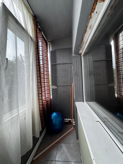Apartament cu 3 camere semidecomandat în Tătărași