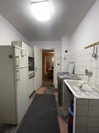 Apartament cu 4 camere decomandat în Central