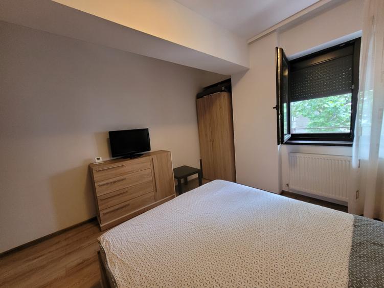 Apartament cu 2 camere decomandat în Km 5