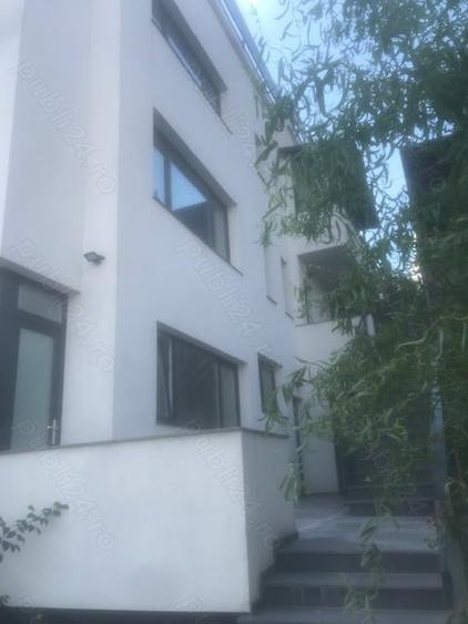 Apartament cu 5 camere decomandat în Grigorescu