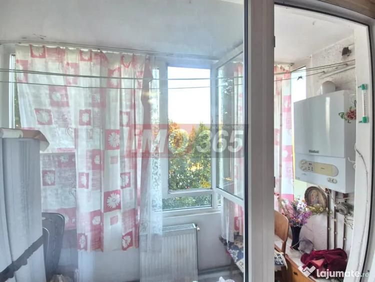 Apartament cu 2 camere semidecomandat în Craiovei