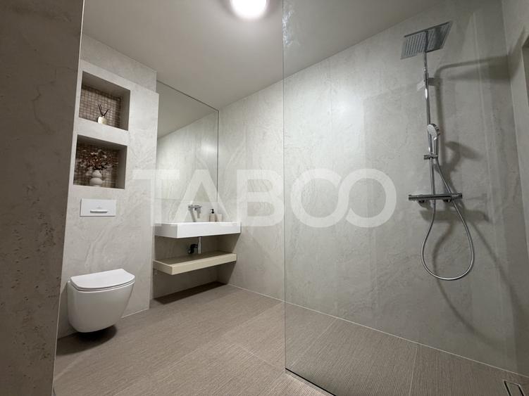 Apartament cu 2 camere semidecomandat, mobilat în Central