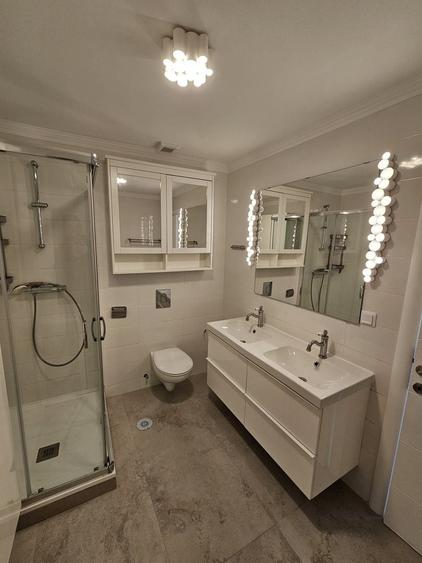 Apartament cu 3 camere decomandat, mobilat în Iancu Nicolae
