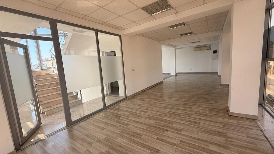 Spațiu comercial, de 80 mp, în Central