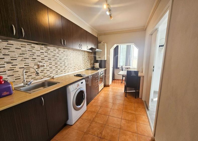 Apartament cu 3 camere decomandat în Florești