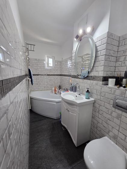 Apartament cu 2 camere decomandat în Nicolina