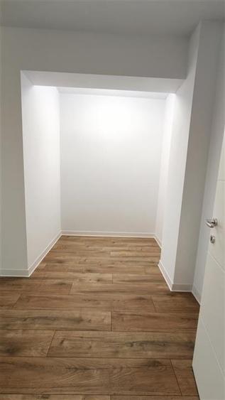 Apartament cu 3 camere decomandat în Rediu