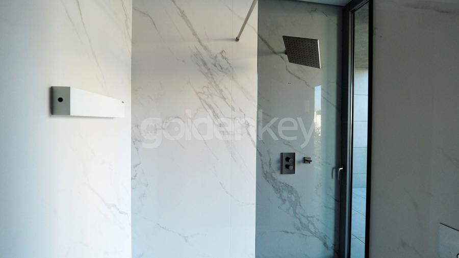 Apartament cu 4 camere decomandat în Floreasca