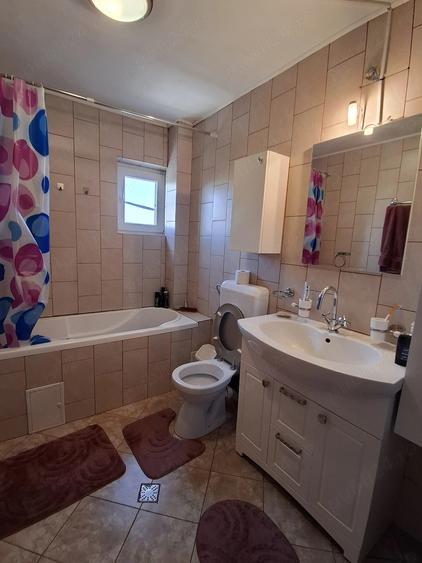 Apartament cu 3 camere decomandat în Nord