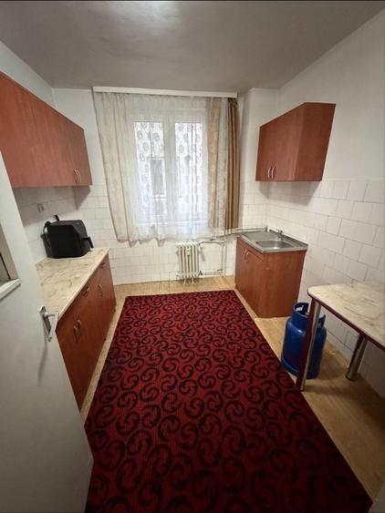Apartament cu 3 camere decomandat în Rogerius