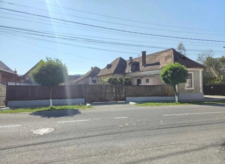 Casă individuală cu 2 camere cu Teren 400 Mp în Central