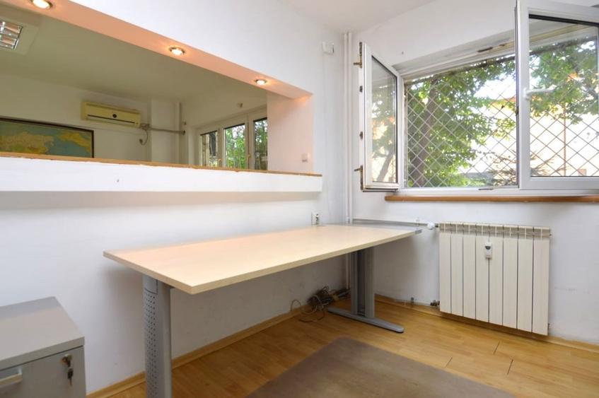 Apartament cu 2 camere semidecomandat, mobilat în 13 Septembrie