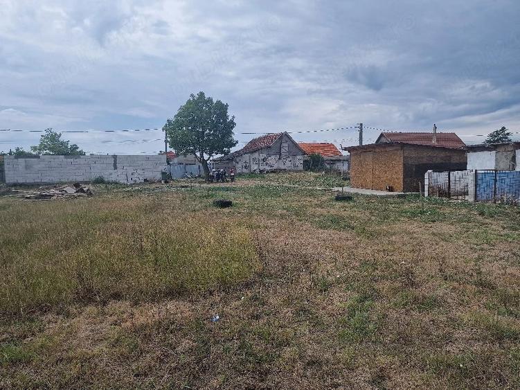 Casă cu Teren 2158 Mp în Socodor