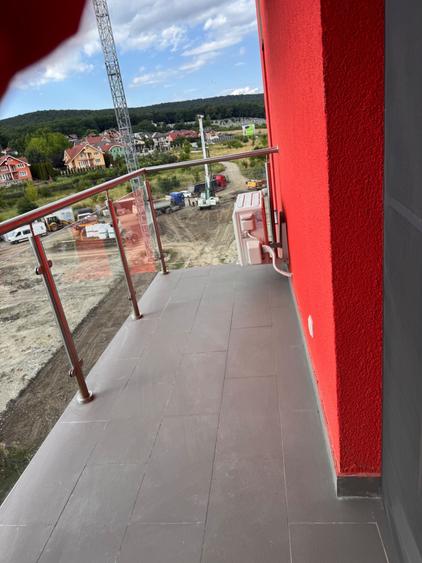 Apartament cu 2 camere decomandat în Livezeni