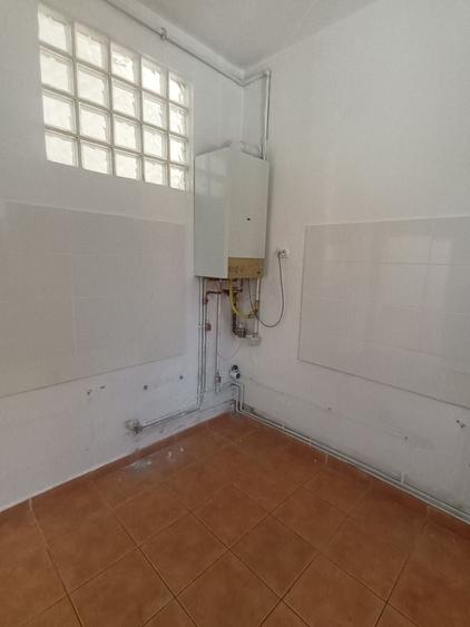 Spațiu comercial, de 35 mp, în Drumul Carului