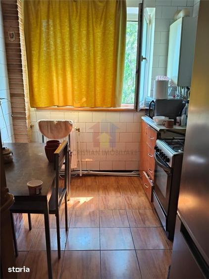 Apartament cu 3 camere semidecomandat în Brăilița