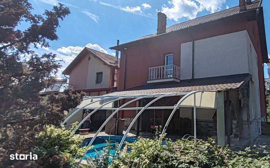 Casă cu 5 camere cu Piscina în Nord