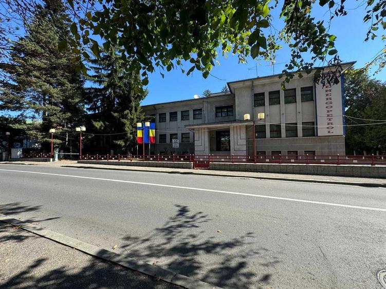 Spațiu comercial, de 3,167 mp, în Central